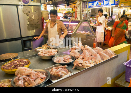 Centro Tekka Little India fishmarket mercato del pesce a Singapore il mercato bagnato la vendita di frutta e verdura fresca carne pesce spezie cibo Foto Stock