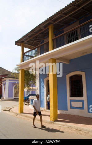 Nel quartiere latino di Panaji precedentemente noto come Panjim, Goa, India Foto Stock