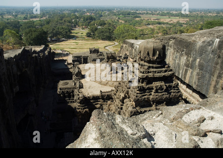 Le Grotte di Ellora, templi tagliato nella roccia solida, nei pressi di Aurangabad, Maharashtra, India Foto Stock