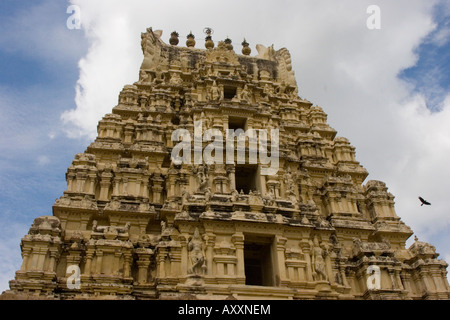 Al di fuori del Sri Ranganathaswamy tempio di Srirangapatna vicino a Mysore india Foto Stock