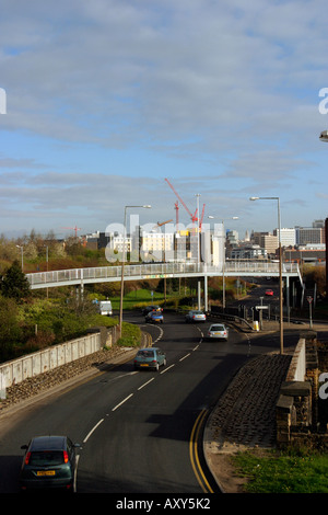 Leeds skyline dalla strada a Dewsbury Foto Stock