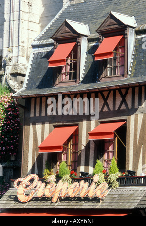 Pont-Audemer - Normandia - Francia Pancake House in una città storica Foto Stock