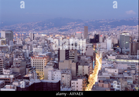 Vista in alzata verso il distretto centrale (BCD) nella città ricostruita, Beirut, Libano, Medio Oriente Foto Stock