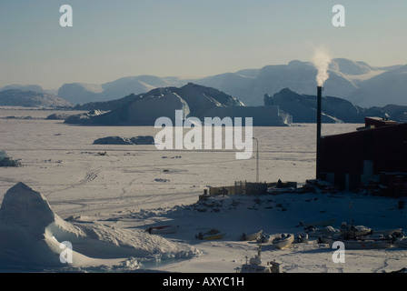 Iceberg congelati in mare al di fuori di Uummannaq, Groenlandia Foto Stock