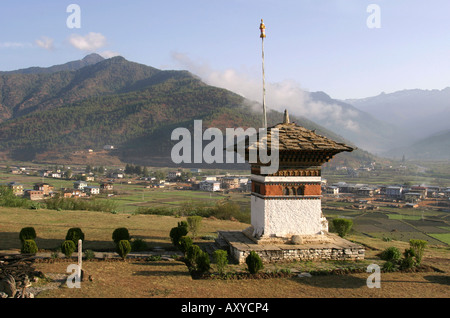 Il Bhutan Paro Valley e chorten Foto Stock