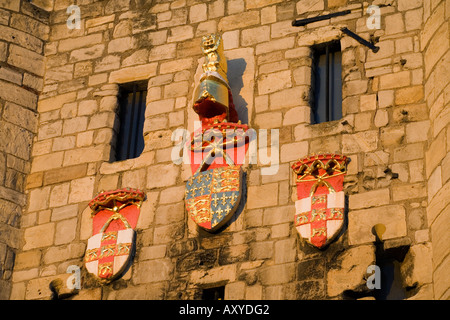 Stemmi sul Micklegate Bar in York Foto Stock