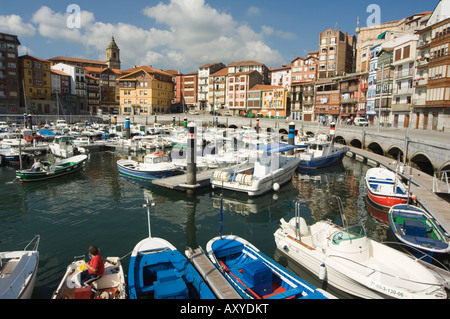 Città vecchia Porto, Bermeo, Euskadi (paese basco) (Pais Vasco), Spagna, Europa Foto Stock