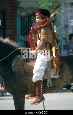 Gallup - New Mexico - USA - ottantacinquesimo Inter-tribal festival ragazzo indiano su un poney Foto Stock