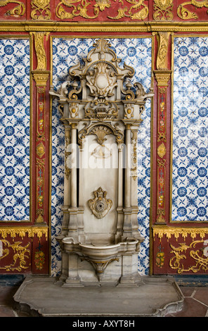 Istanbul, regione di Marmara, Turchia; Fontana nel Palazzo Topkapi Harem Foto Stock