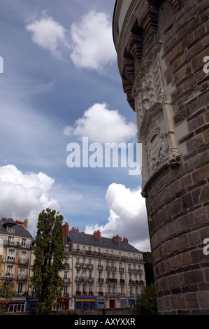 Vista degli edifici di fronte dal Château des Ducs de Bretagne, (Il Castello dei Duchi di Bretagna, Nantes, Francia Foto Stock