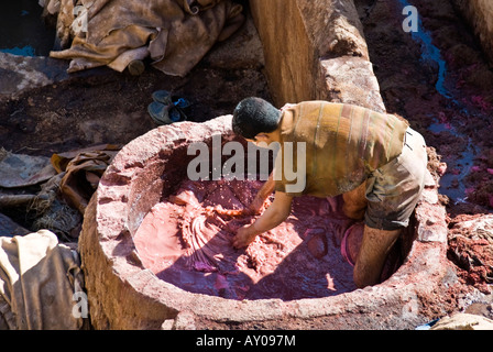 19 11 07 Fez Marocco all'interno della Medina la Conceria Chouara Photo Simon Grosset Foto Stock