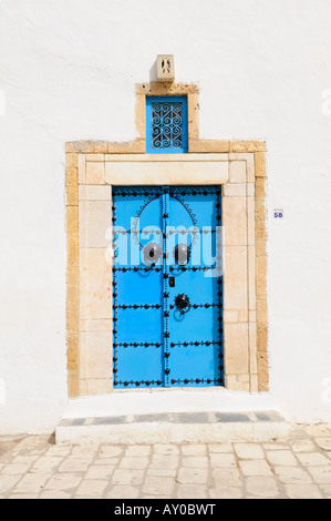 Il Blue Door, Sidi Bou Said, Tunisia Foto Stock