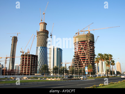 Lavori di costruzione in corso in alto nuovo distretto di Doha in Qatar Foto Stock