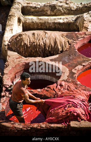 19 11 07 Fez Marocco all'interno della Medina la Conceria Chouara Photo Simon Grosset Foto Stock