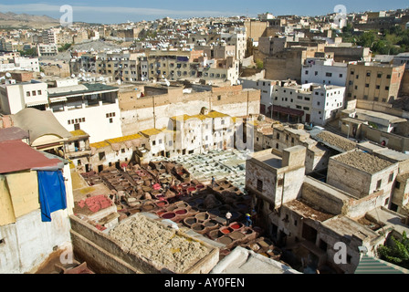 19 11 07 Fez Marocco all'interno della Medina la Conceria Chouara Photo Simon Grosset Foto Stock