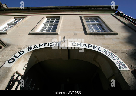 Archway oltre l'entrata al vecchio Battista Cappella in Bradford on Avon Foto Stock