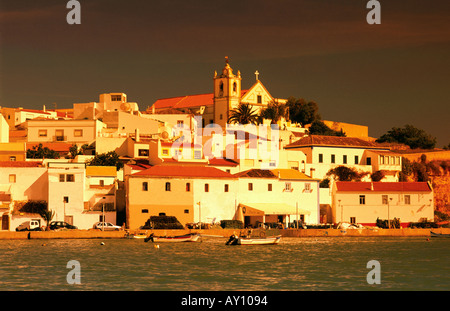 Villaggio bucolica di Ferragudo vicino al fiume Arado Ferragudo Algarve Portogallo Foto Stock