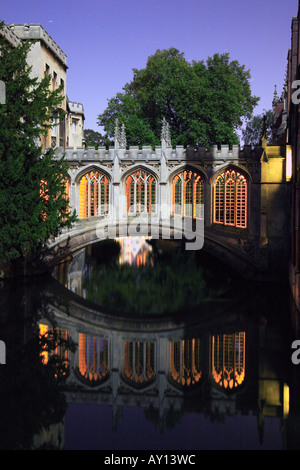 'St Johns College' 'Ponte dei Sospiri" Cambridge di notte Foto Stock