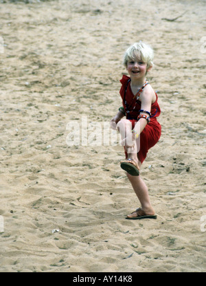 Western boy nel Samburu abito, nel nord del Kenia, morso da sandfly Foto Stock