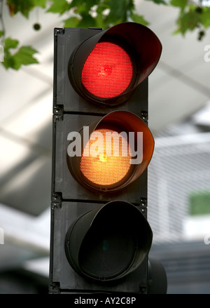 Segnaletica stradale segnali in Londra UK Semaforo rosso ambra Foto Stock