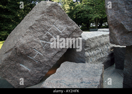 Una scultura incisa ("Io odio la guerra") al Franklin D Roosevelt Memorial, Washinton DC. Foto Stock