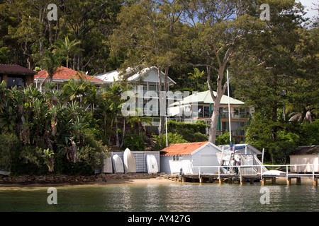 Costoso staccato case di famiglia sul lungomare in Pittwater,Sydney, Nuovo Galles del Sud, Australia Foto Stock