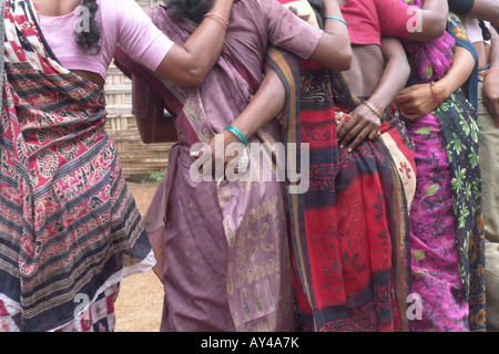 Koya donne tribali di eseguire Laya danza, Andhra Pradesh Foto Stock