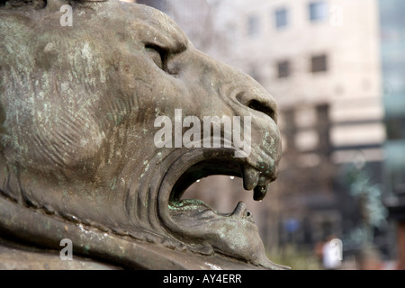 Foto di dettaglio della Statua di Edward Prince of Wales il Principe Nero in City Square Leeds Foto Stock