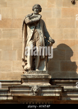 Galleria delle Statue presso il cortile del museo del Louvre. Parigi. Francia Foto Stock