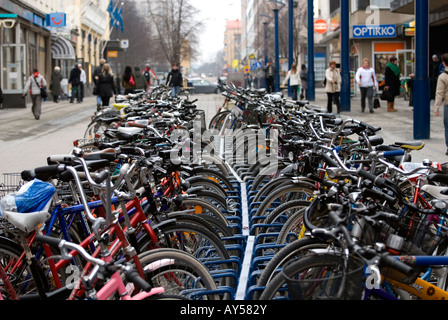 Moto parcheggiata nel centro di Jyvaskyla Foto Stock