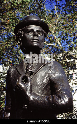 Charlie Chaplin statua in Leicester Square London REGNO UNITO Foto Stock