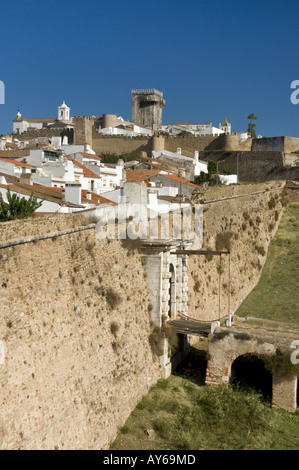 Portogallo Alentejo, Estremoz fortificata città medievale Foto Stock