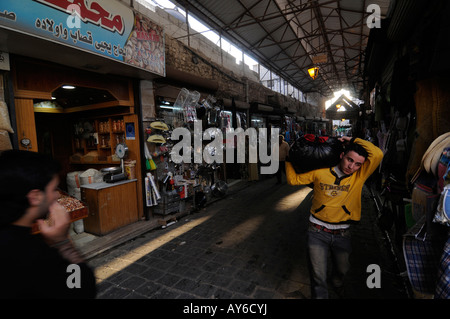 Il souk (bazar market) nella vecchia città di Aleppo, Siria Foto Stock