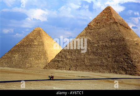 Royal egiziano mortuaria & strutture sacre Piramidi di Giza necropoli Cairo Repubblica Araba di Egitto Nord Africa Medio Oriente Foto Stock