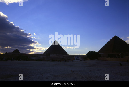 Royal egiziano mortuaria & strutture sacre Piramidi di Giza necropoli Cairo Repubblica Araba di Egitto Nord Africa Medio Oriente Foto Stock