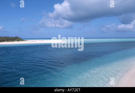 Tropical Beach, Ouvéa isola, isole Loyaute, Isole della Lealtà Provincia, Nuova Caledonia Foto Stock