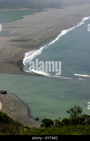 Foce del Fiume Klamath da un si affacciano in California Foto Stock