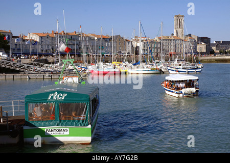 Golfe de Gascogne Golfe de Gascogne Oceano Atlantico sette mari sale aqua eau fluttuare cityscape citified centrale ad arco residenziale Foto Stock
