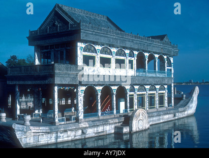 Pechino Estate Palazzo s la barca di marmo sul Lago Kunming di imperial resort Foto Stock