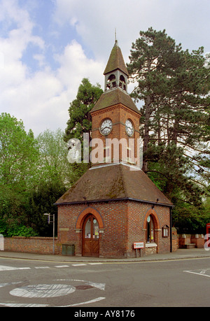 La Torre dell Orologio e il centro di informazione, Wendover Village, Buckinghamshire Foto Stock