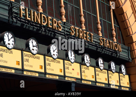 La Flinders Street Stazione Ferroviaria, Melbourne, Victoria, Australia Foto Stock