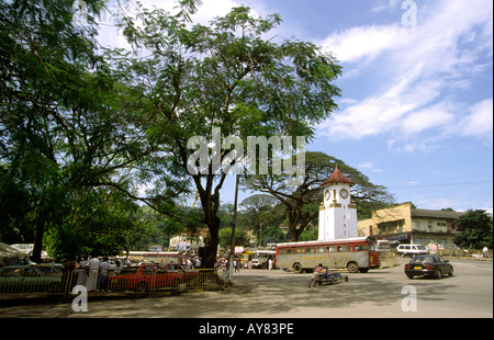 Sri Lanka Kandy Clock Tower e Dalada Viyada Foto Stock