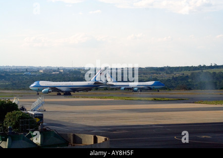 Due USAF Air Force One aeroplani la predisposizione di decollare da Brasilia Foto Stock