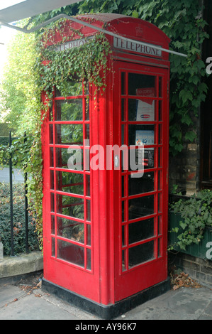 Singola classica casella Telefono in Cambridge, Regno Unito Foto Stock