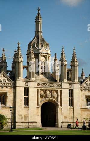 King's College gatehouse alla Corte anteriore, Cambridge Regno Unito Foto Stock