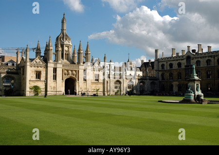 King's College gatehouse alla Corte anteriore, Cambridge Regno Unito Foto Stock