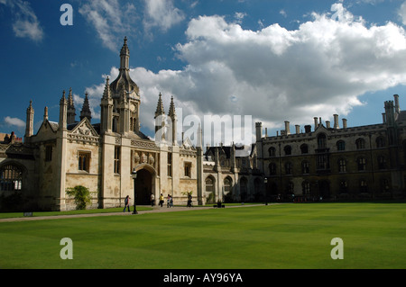 King's College gatehouse alla Corte anteriore, Cambridge Regno Unito Foto Stock