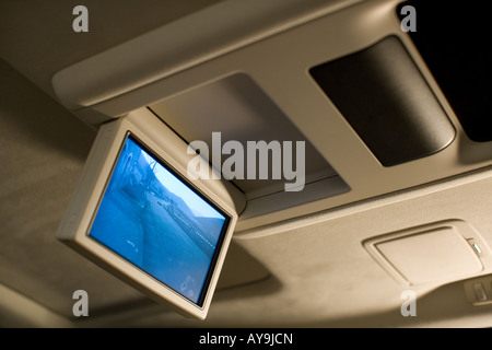 LEXUS LS 600h L UNITÀ HIBRID AUTO ELETTRICA IN ARGENTO Foto Stock