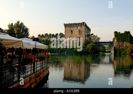 Valeggio sul Mincio Borghetto presso il fiume Mincio a sud del lago di garda Lago di Garda Veneto Italia Foto Stock
