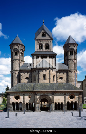 Maria Laach, Abteikirche, Westfassade mit Paradies Foto Stock